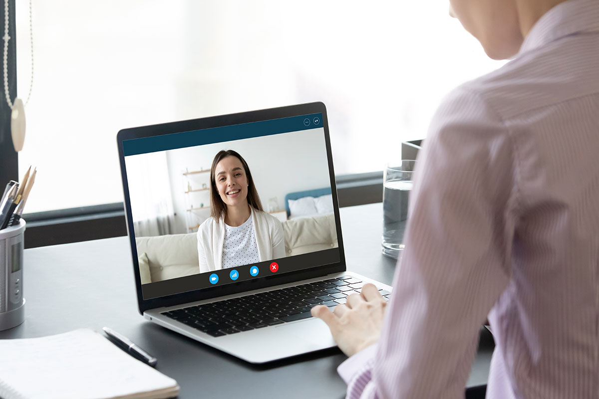 A virtual mediation between a woman and the mediator